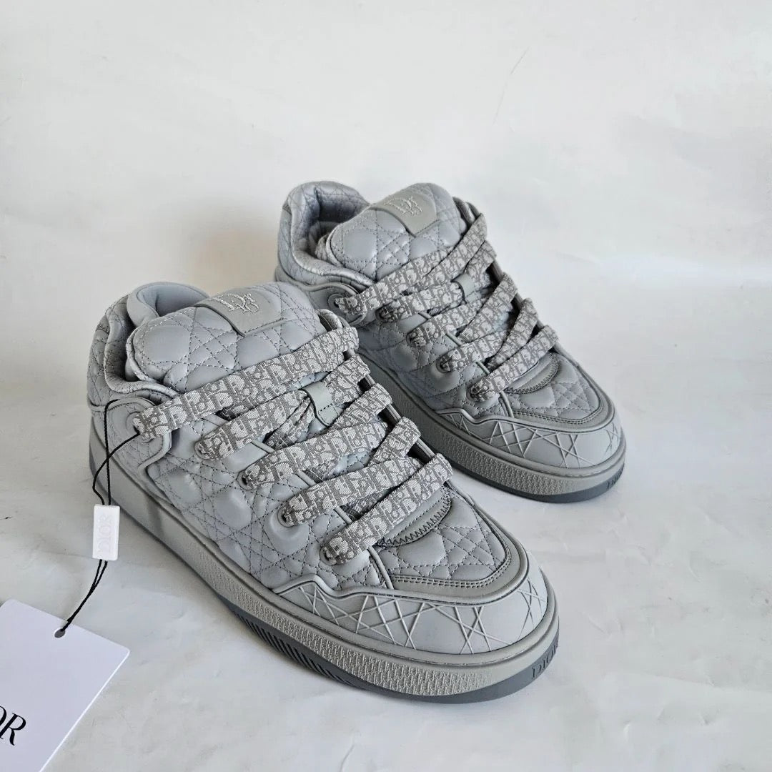 "B9" Sneaker
